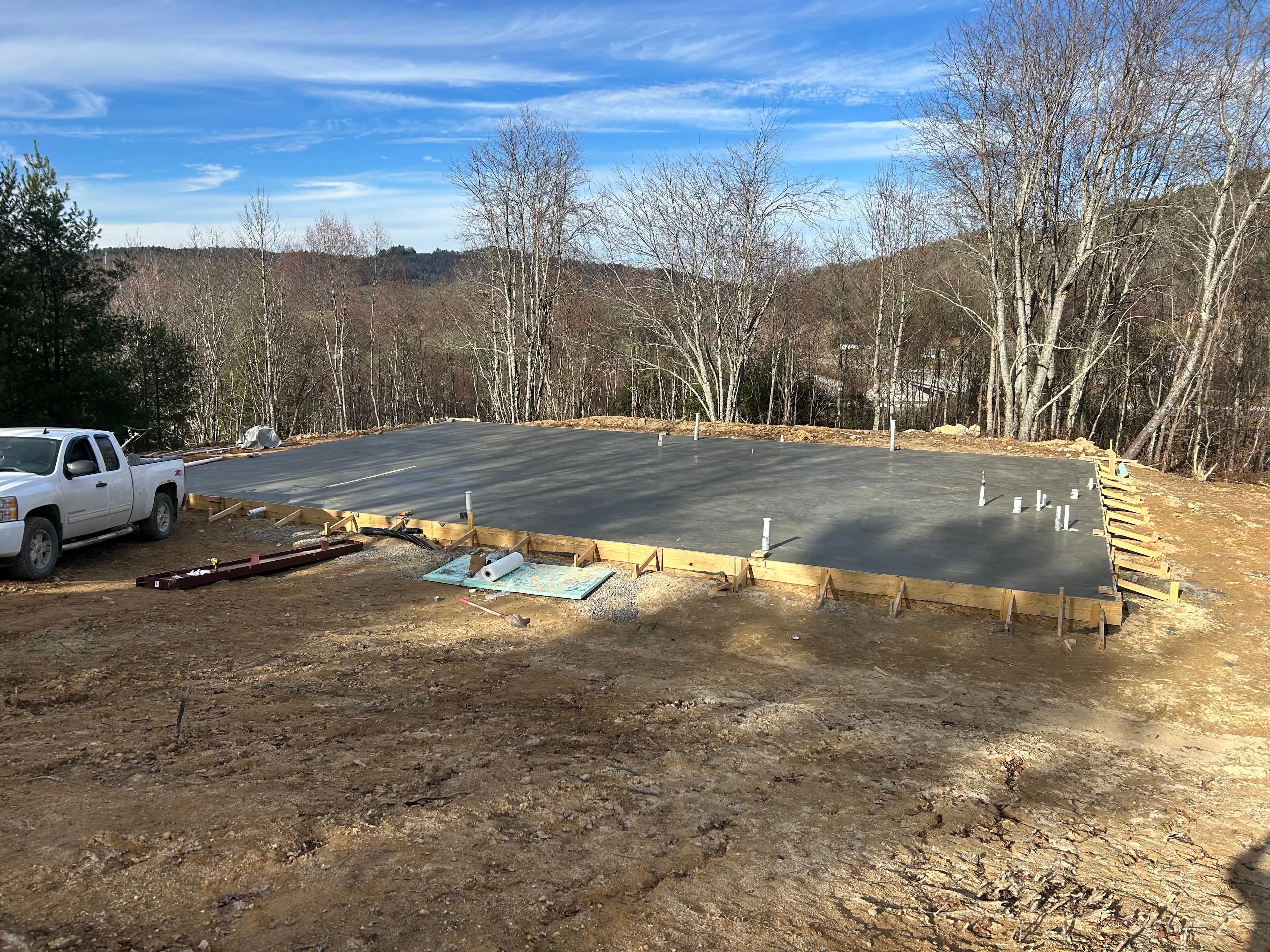 Wide slab project with mountain views and clean formwork